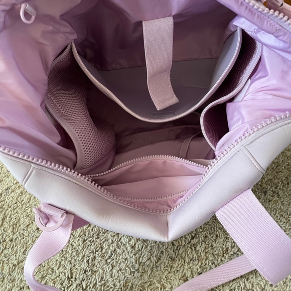 Dagne Dover Pink Large Duffle Bag - Picture 2 of 3
